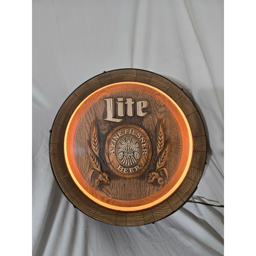 Vintage Miller Lite "A Fine Pilsner Beer" light-up barrel sign - WORKS
